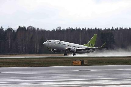 AirBaltic nostiprina pozīcijas Rīgā, zaudē – Viļņā