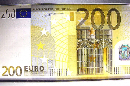 MK noslēdz eiro ieviešanas izdevumu sadalījuma ministrijām izskatīšanu