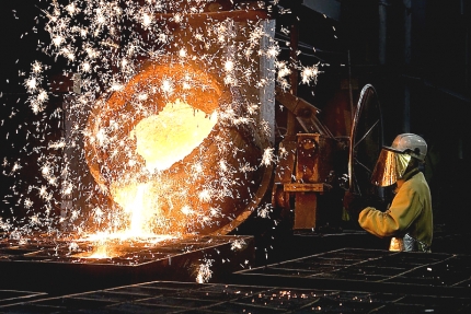 Liepājas metalurga strādniekiem iesaka meklēt darbu Lietuvā